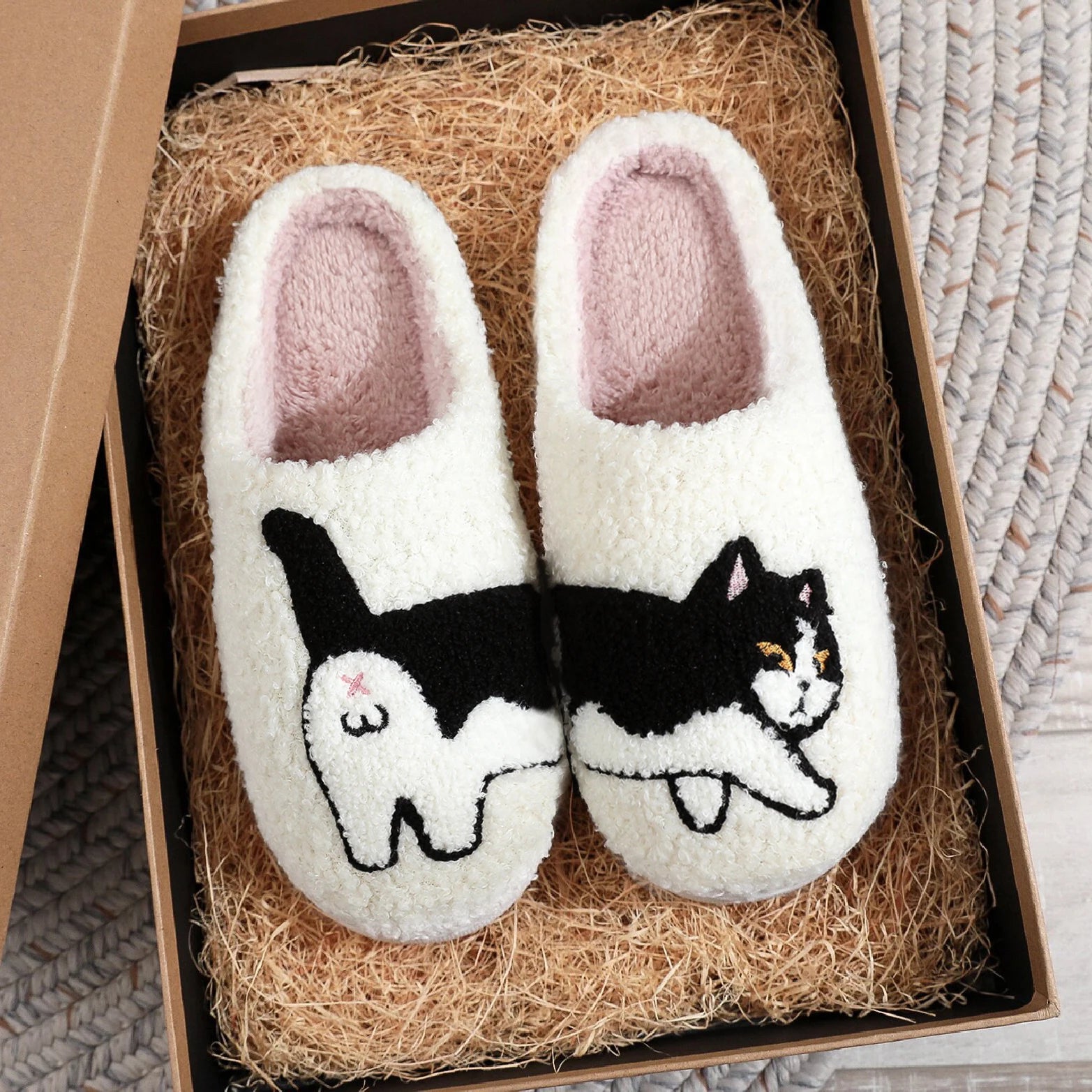 PawComfort™ Cat Plush Slippers