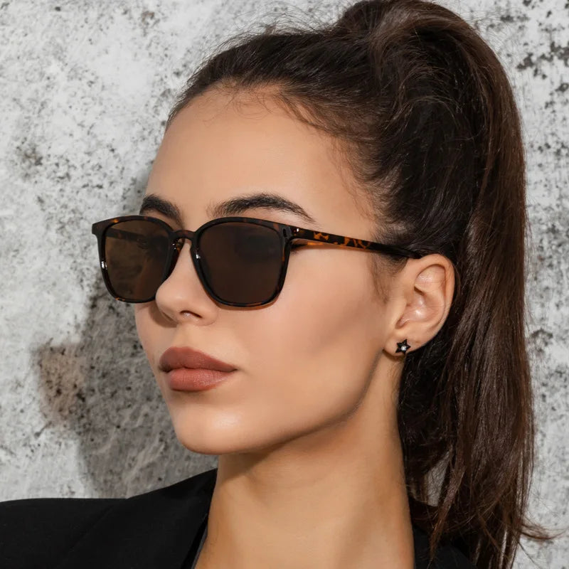 LuxSquare™ Vintage Sunglasses – Designer Women’s Retro Shades